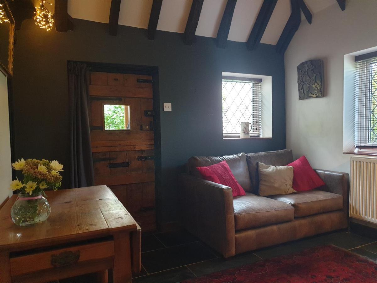 Delightful Cottage On The River Adur Close To Brighton & The Downs No Dogs Sorry Upper Beeding Exterior photo