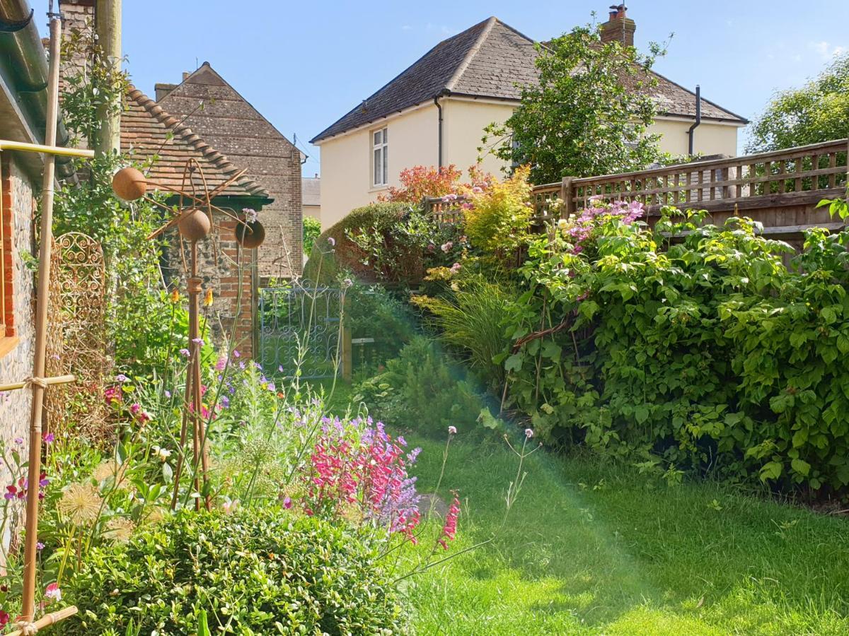 Delightful Cottage On The River Adur Close To Brighton & The Downs No Dogs Sorry Upper Beeding Exterior photo
