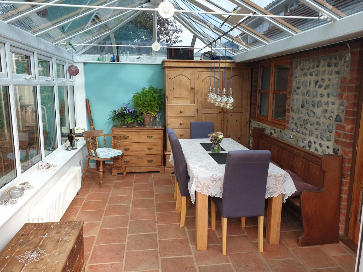 Delightful Cottage On The River Adur Close To Brighton & The Downs No Dogs Sorry Upper Beeding Exterior photo